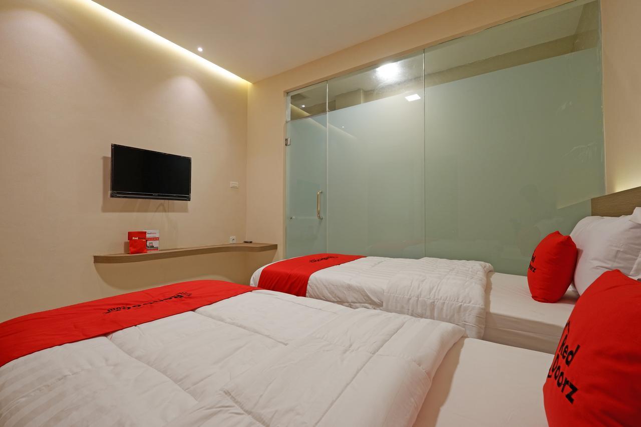 Reddoorz Plus Near Java Mall Semarang Hotel Eksteriør billede